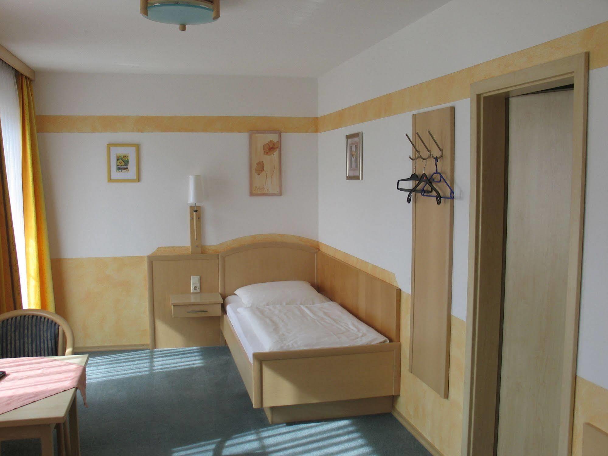 Hotel Garni Hopfengold Wolnzach Extérieur photo