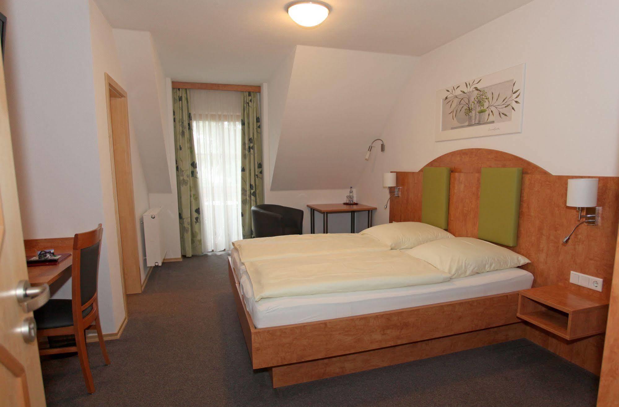 Hotel Garni Hopfengold Wolnzach Extérieur photo