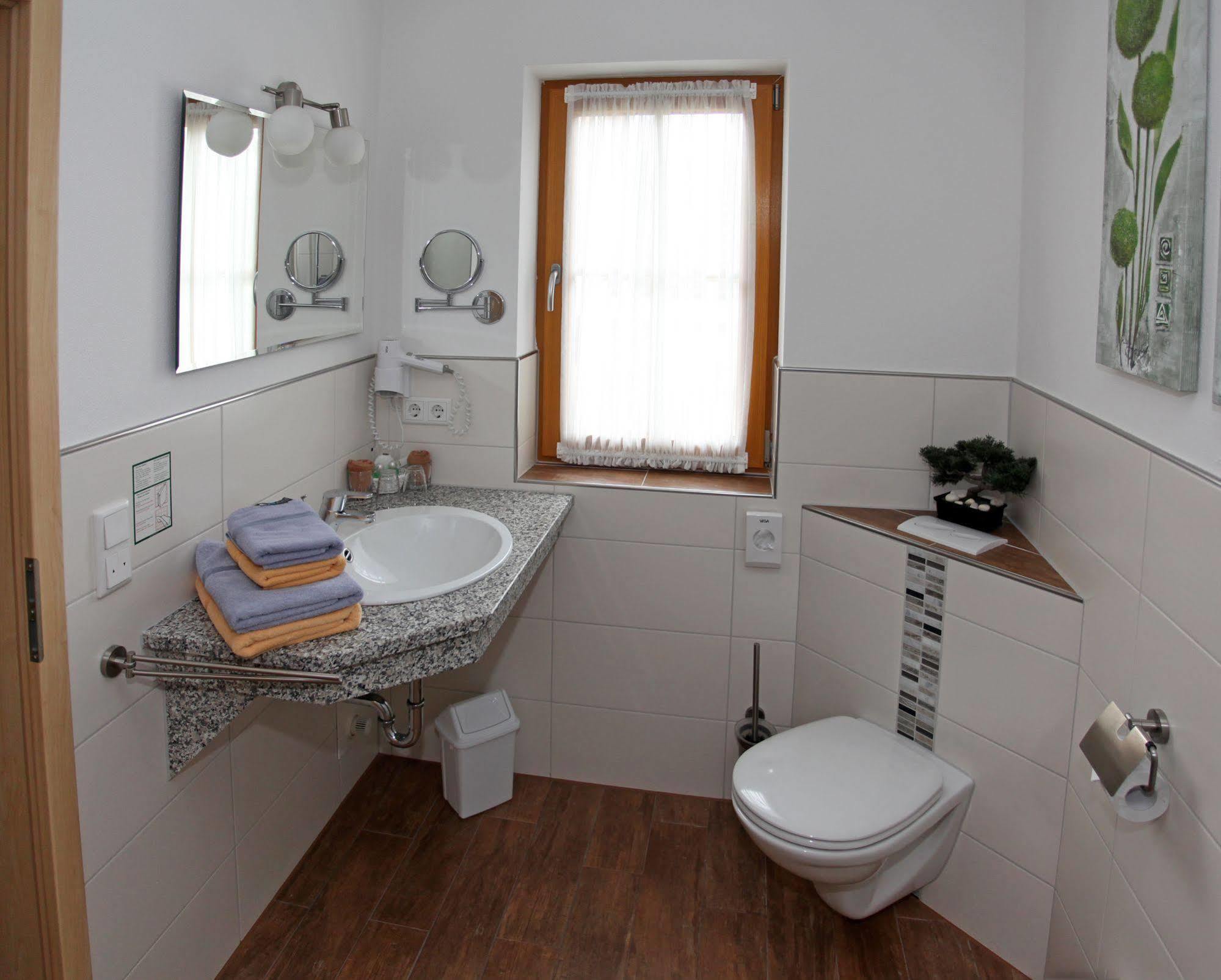 Hotel Garni Hopfengold Wolnzach Extérieur photo