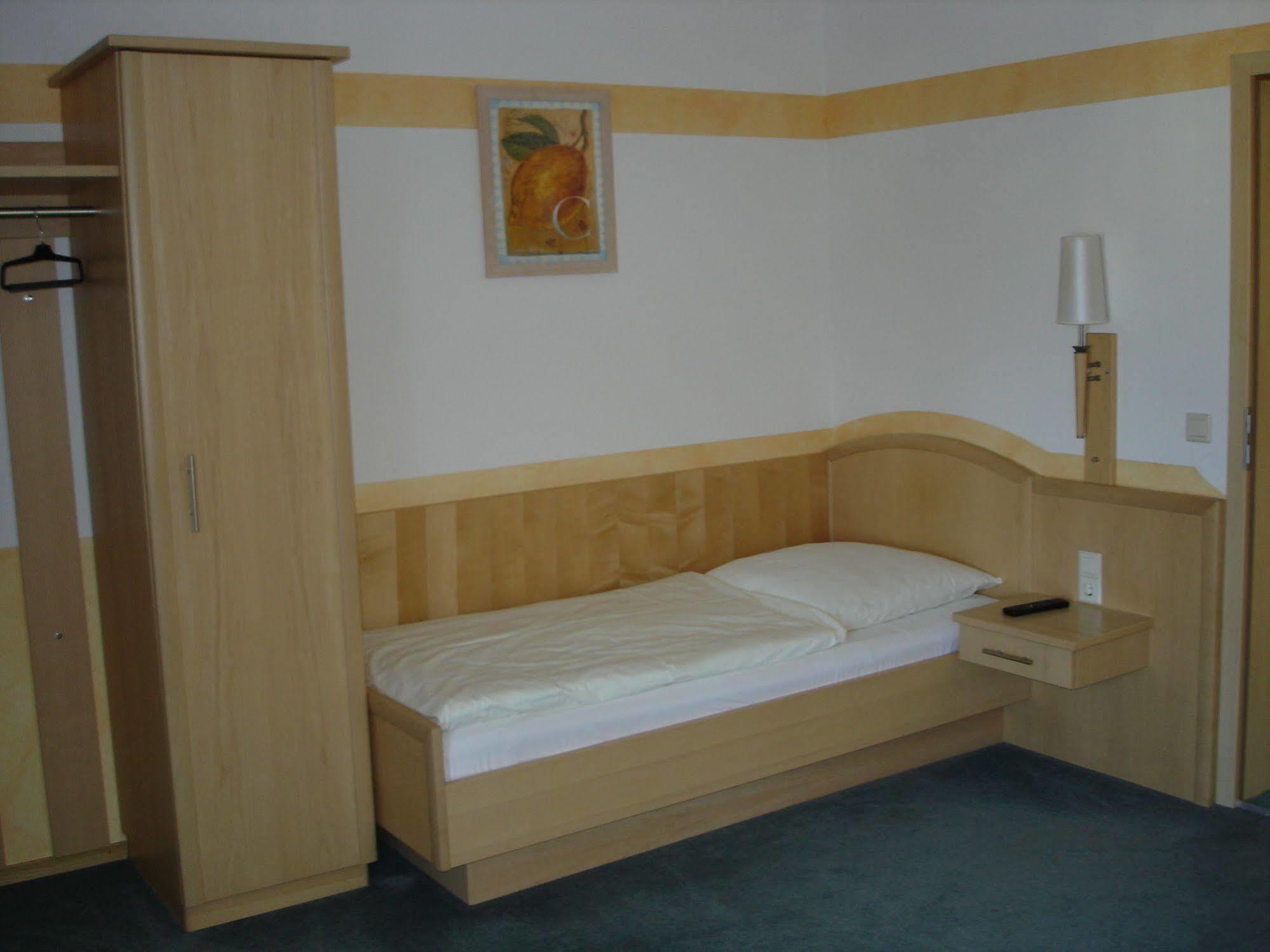 Hotel Garni Hopfengold Wolnzach Extérieur photo