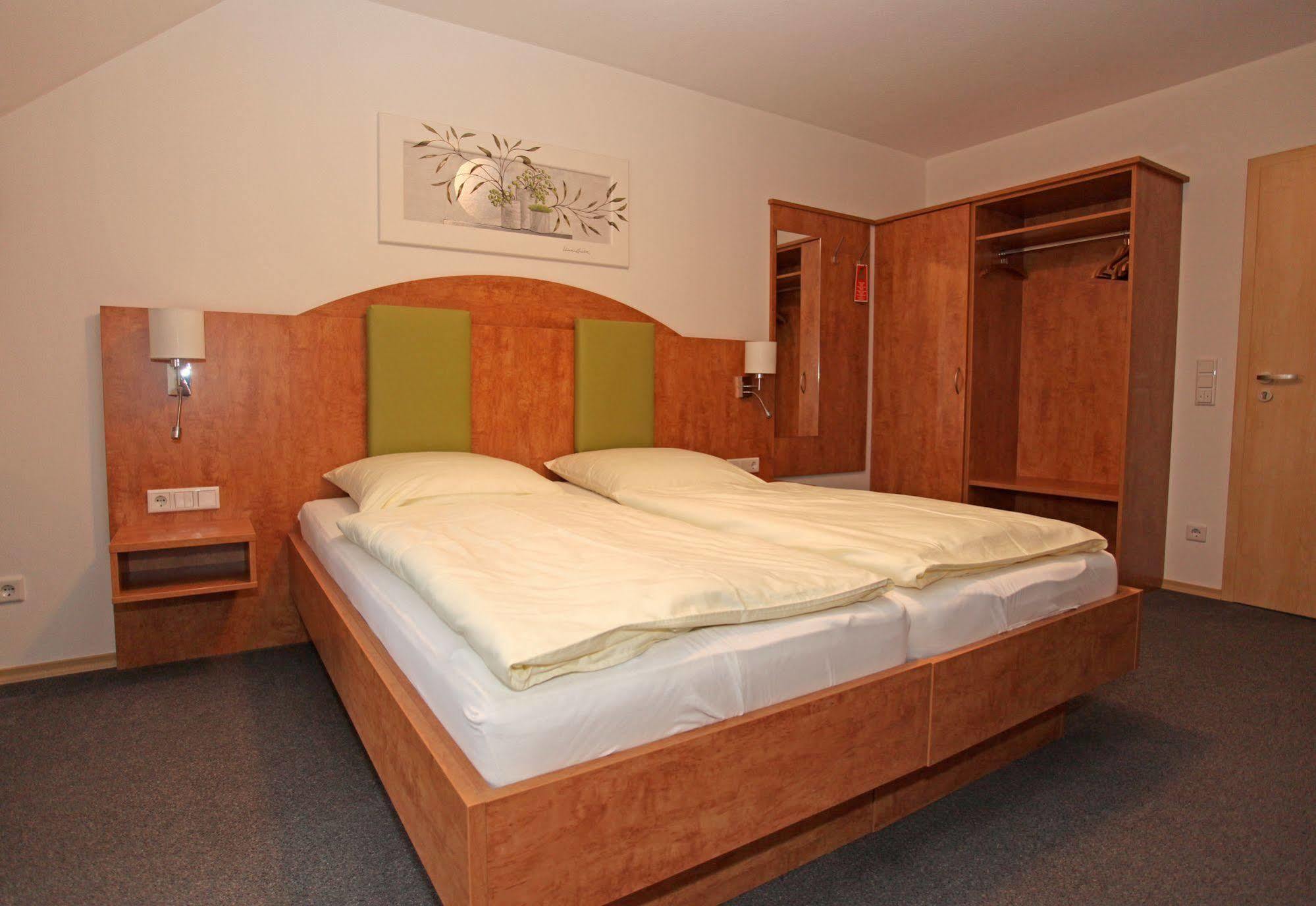 Hotel Garni Hopfengold Wolnzach Extérieur photo