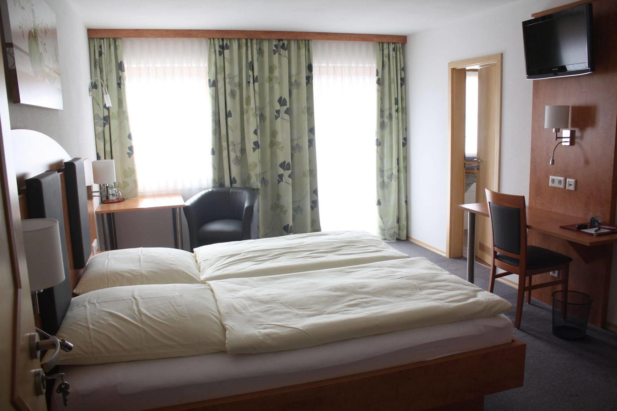 Hotel Garni Hopfengold Wolnzach Extérieur photo