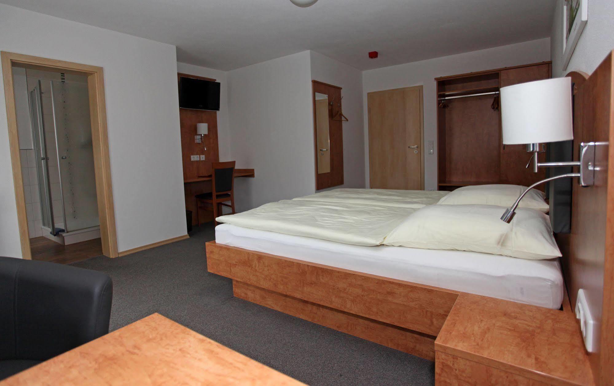 Hotel Garni Hopfengold Wolnzach Extérieur photo